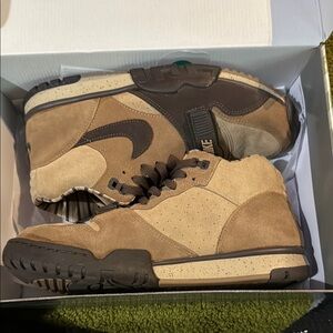 Nike Brown and Tan Rugged Sneakers